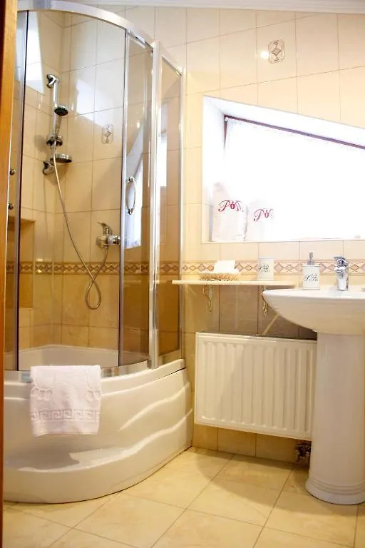 Rayske Yabloko Hotel Lviv