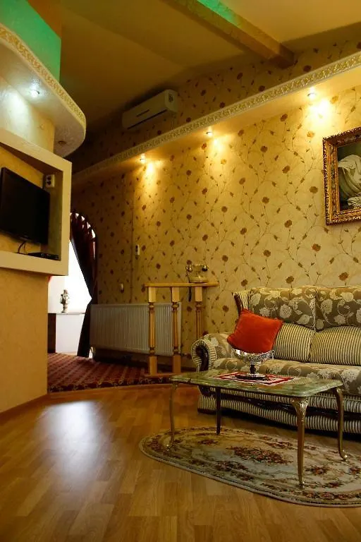 Rayske Yabloko Hotel Lviv