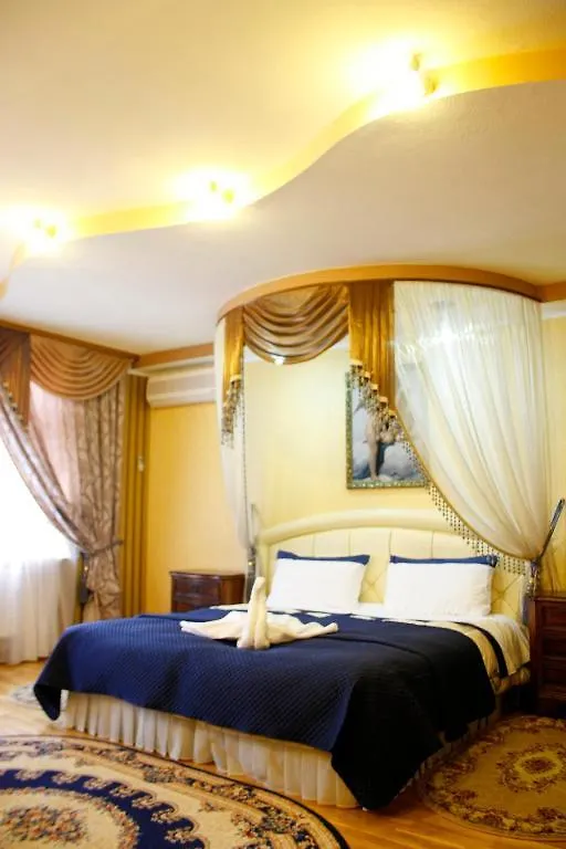 Rayske Yabloko Hotel Lviv
