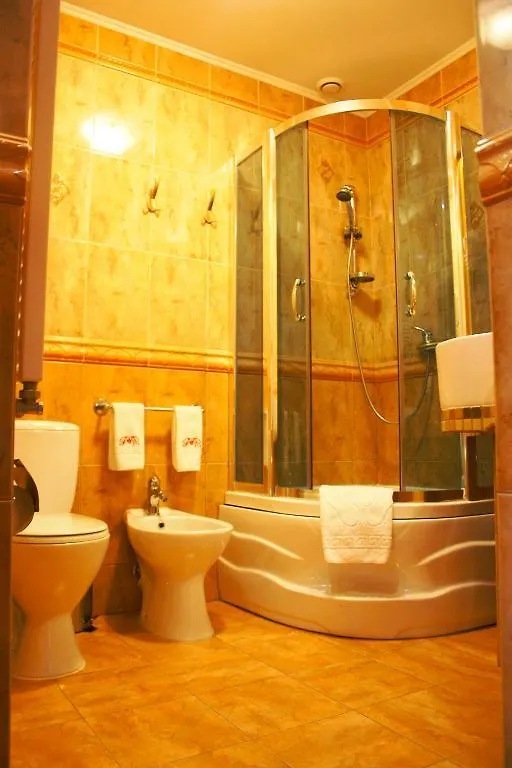 Rayske Yabloko Hotel Lviv