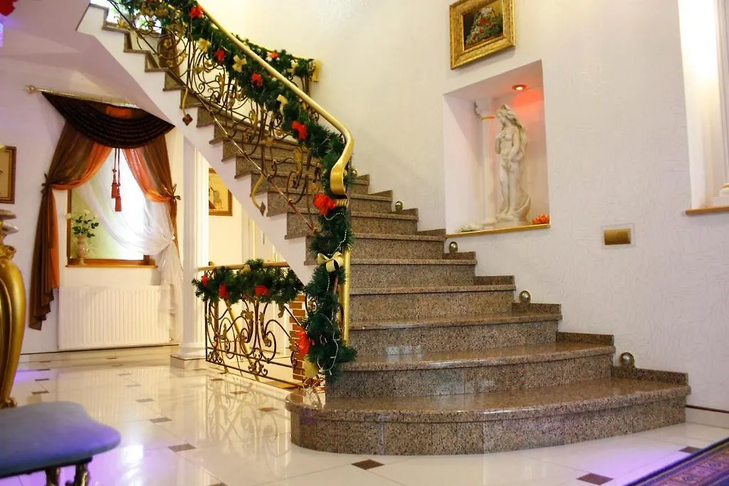 Rayske Yabloko Hotel Lviv