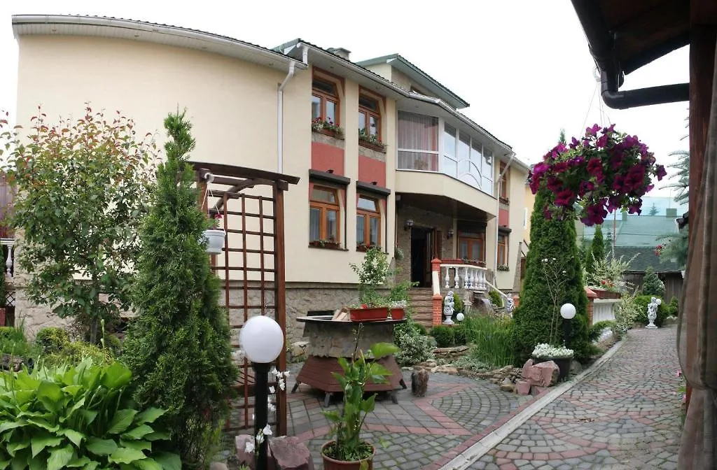 Rayske Yabloko location