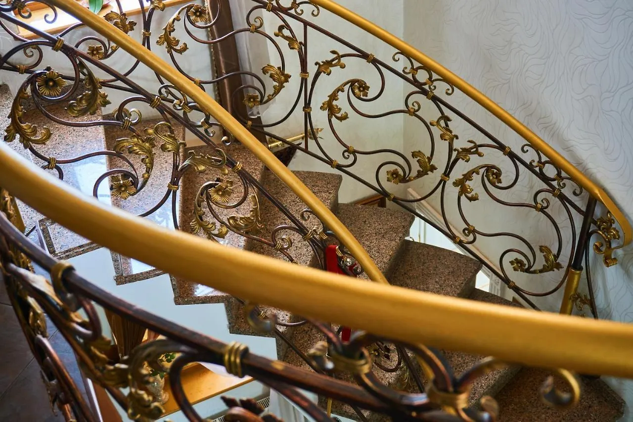 Rayske Yabloko Hotel Lviv